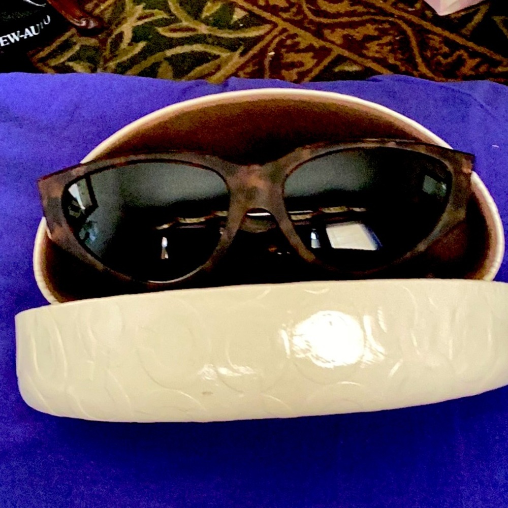 RayBans Tortise shel sunglasses ,cat eye B L Rayban USA, FRAME FRANCE wo 804